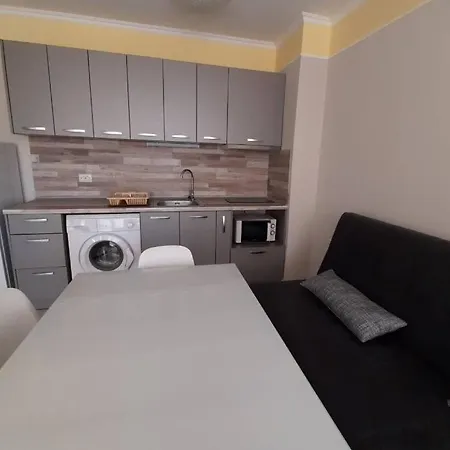 Apartment Апартамент С 2-Мя Спальнями В Поморие Комплекс Флора - Пляж В 100 М *