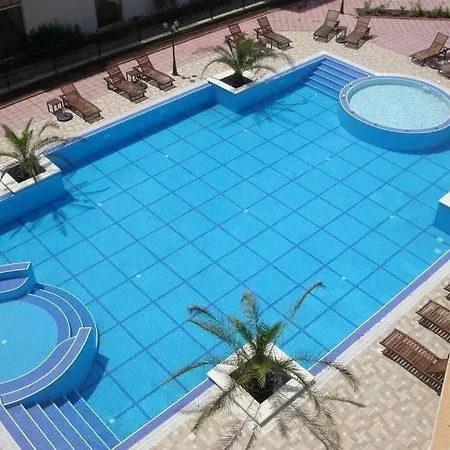 Апартамент С 2-Мя Спальнями В Поморие Комплекс Флора - Пляж В 100 М Apartment *