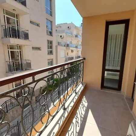 Apartment Апартамент С 2-Мя Спальнями В Поморие Комплекс Флора - Пляж В 100 М *